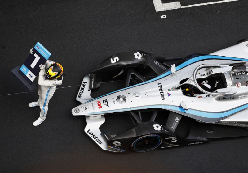 Vandoorne niet ontspannen na behalen wereldtitel: 'Weet zeker dat Max dat ook niet is'