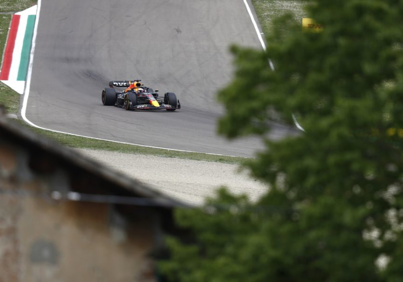 Verstappen wint sprintrace Imola, Wolff baalt van 'pijnlijke situatie' Mercedes | GPFans Recap