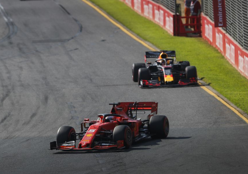 AMuS: Verstappen op rechte stuk bijna seconde langzamer dan Vettel
