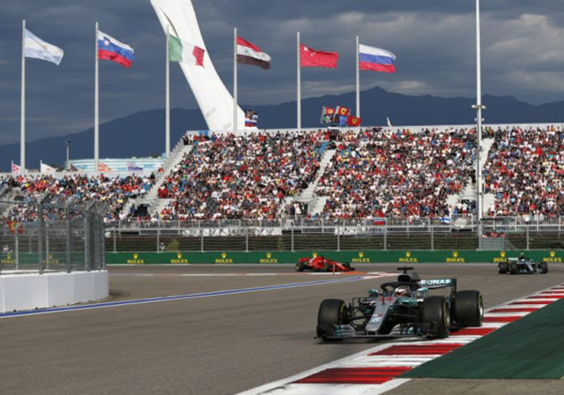 Grand Prix Rusland: Verstappen magistraal, Hamilton pakt zege