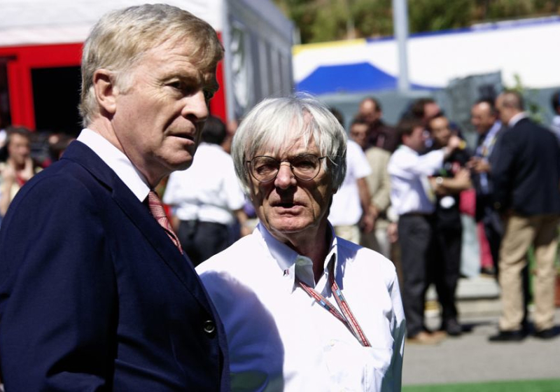 Ecclestone schaart zich achter Mosley: "F1 moet volledig worden afgeblazen"