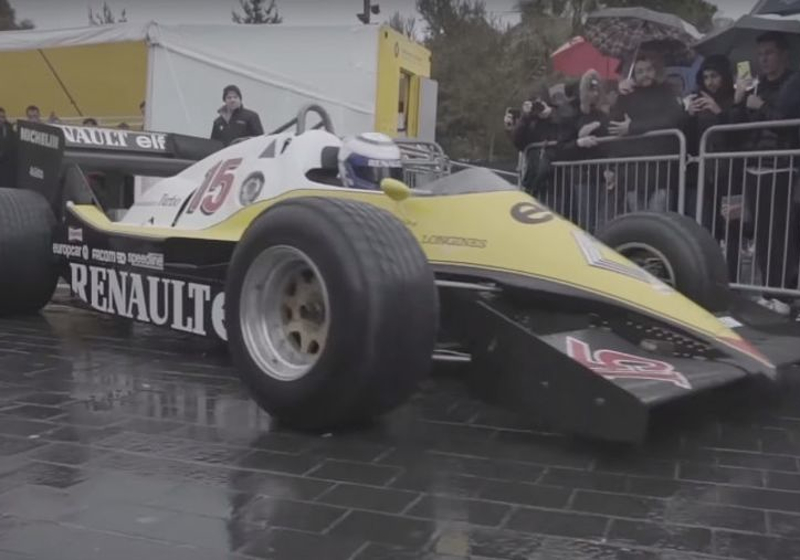 VIDEO: Hülkenberg en Prost geven demo in historische Formule 1-auto's van Renault