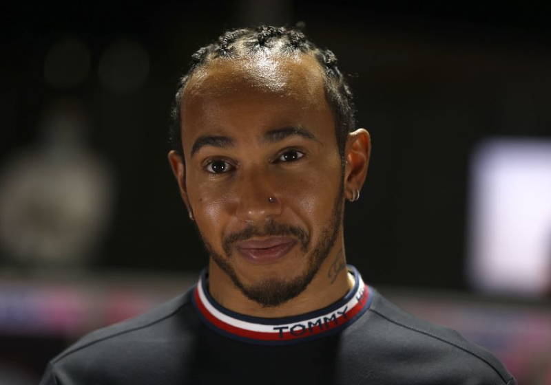 Hamilton niet op zijn gemak: "Waarom zitten vrouwen nog altijd in de gevangenis?"