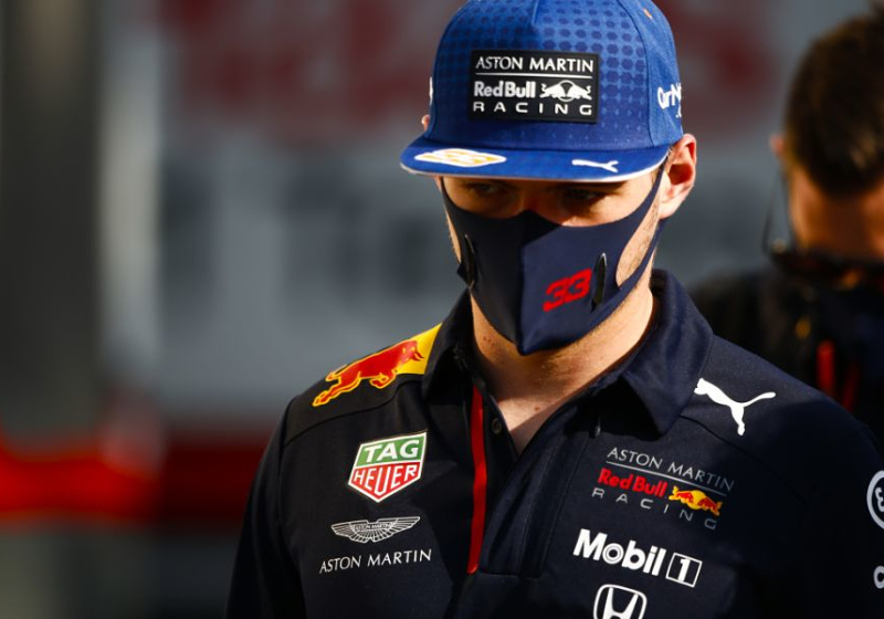 Verstappen ontvangt boete van 300 euro voor te snel rijden in de pitstraat
