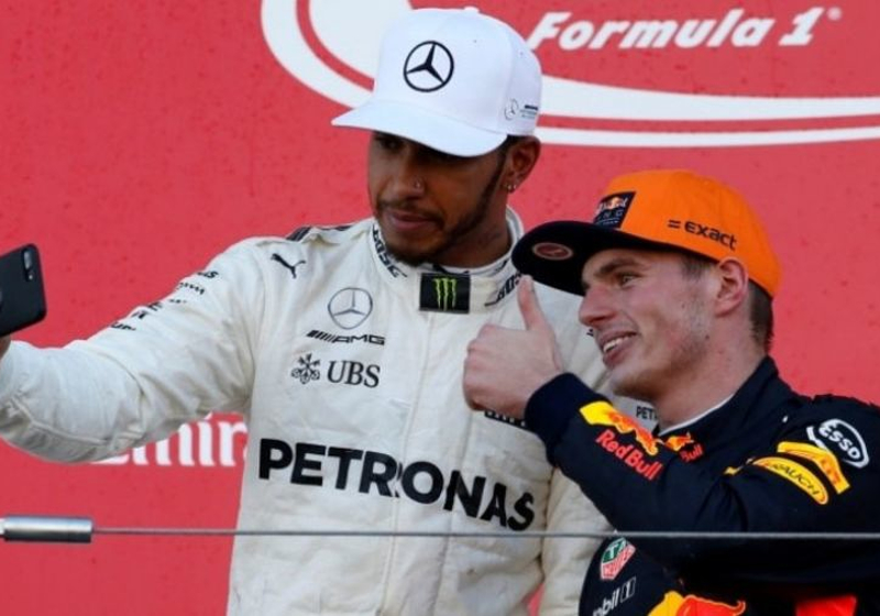 Hamilton: 'Verstappen titelkandidaat voor 2018'