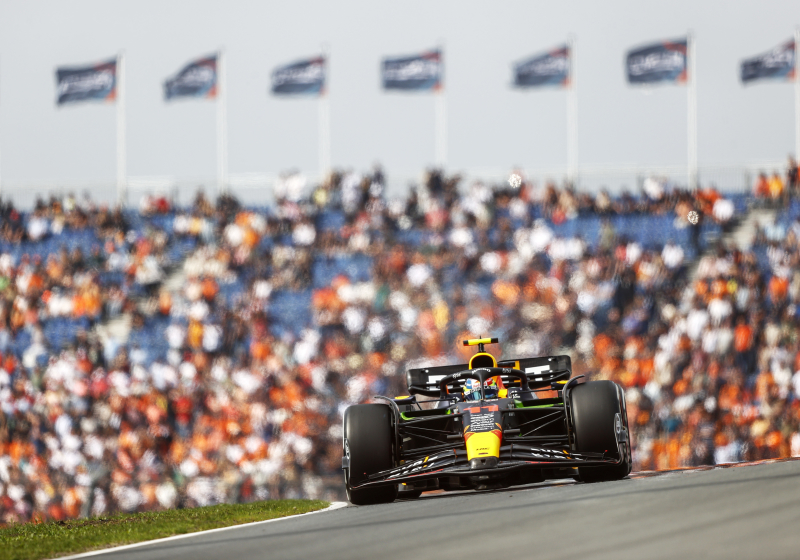 Fernando Alonso y Checo Pérez se lucen en el Gran Premio de Países Bajos