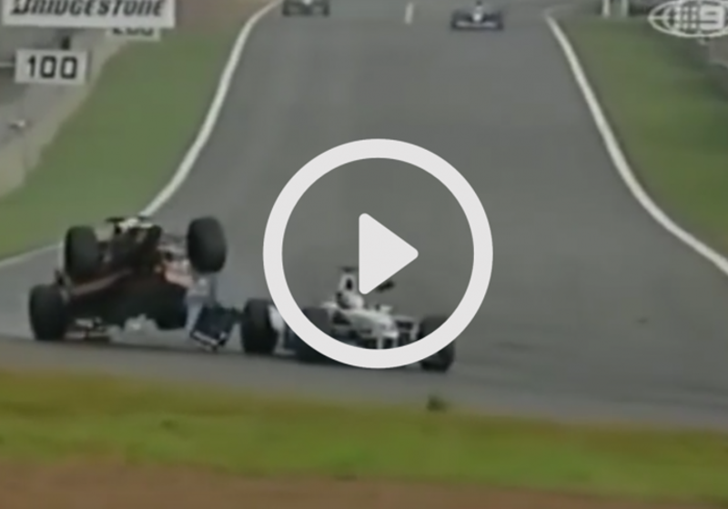 16 jaar geleden: Jos Verstappen ramt koploper Montoya van de baan