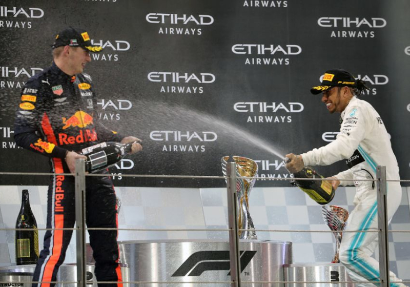 Hamilton en Verstappen door collega's verkozen tot beste coureurs 2019