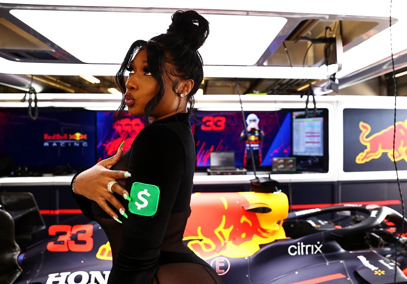 Social media uit massaal kritiek op rapster Megan Thee Stallion na gedrag op de grid