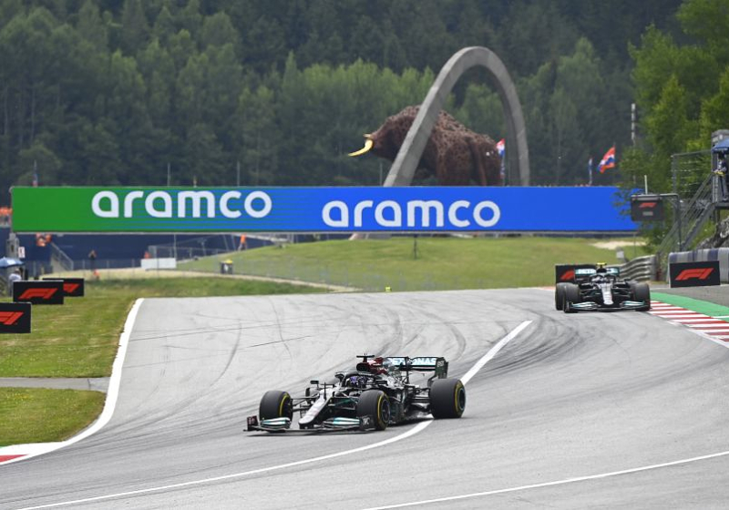 Mercedes geeft toelichting bij schade die Hamilton de tweede plek kostte in Oostenrijk
