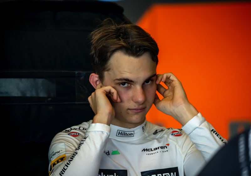 Oscar Piastri, regañado por su mamá por ir a una prueba de MotoGP