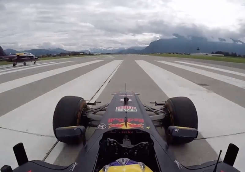 Red Bull-bolide neemt het op tegen een gedemilitariseerde straaljager