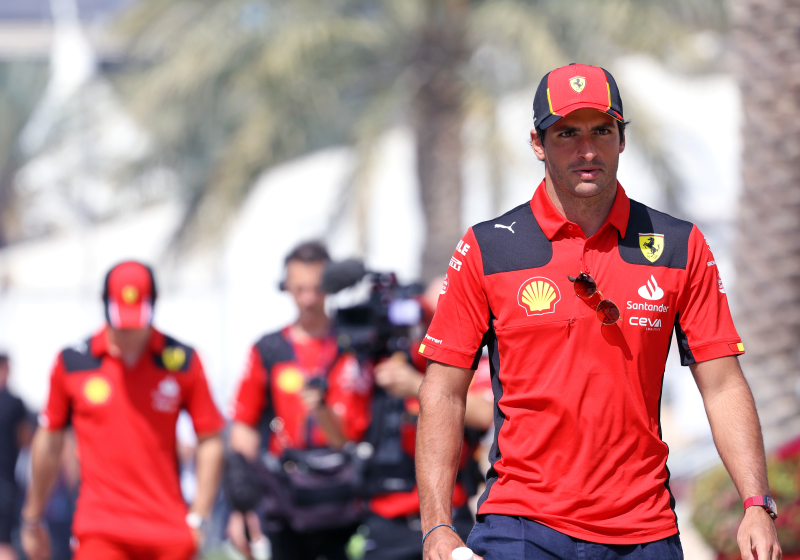 Ferrari sólo ofrece renovar por un año a Carlos Sainz