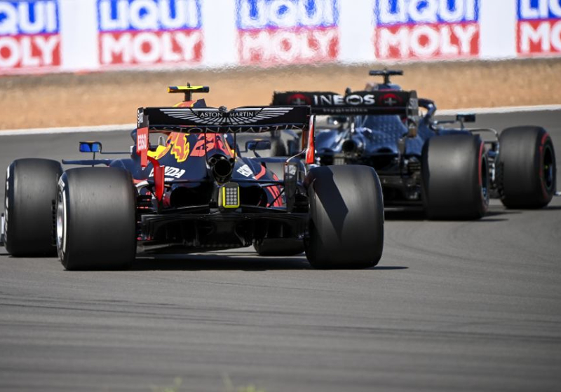 Red Bull ziet vooruitgang: "Hebben een aardig beeld van wat Mercedes doet"