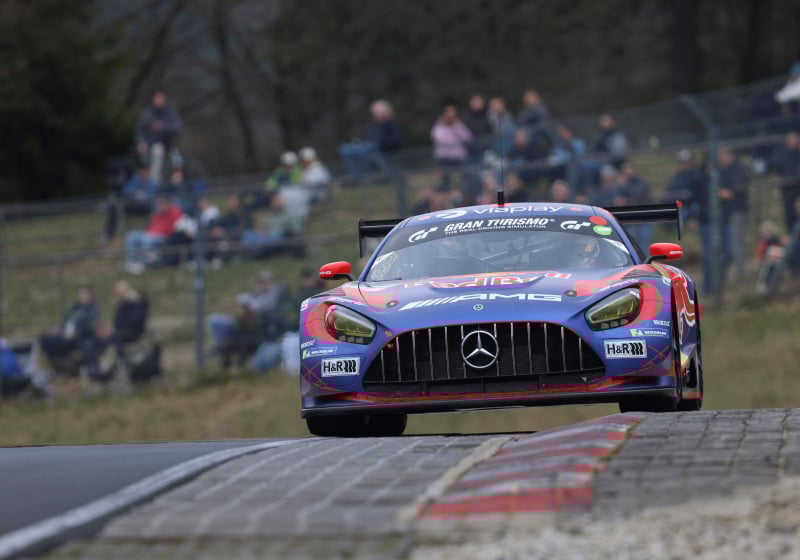 Verstappen wordt onderzocht door stewards tijdens eerste kwalificatie op de Nürburgring