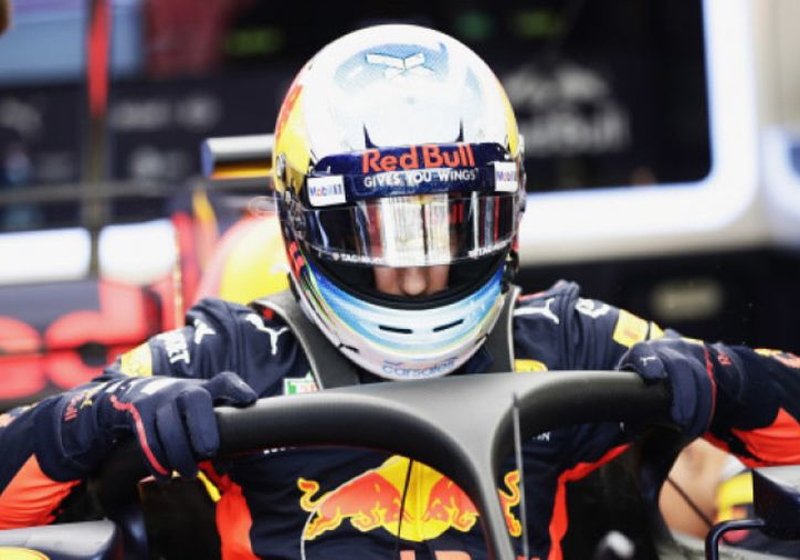 Ricciardo kijkt uit naar Singapore: 'Wordt tijd dat ik er eens ga winnen'