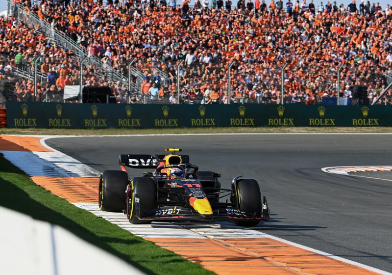 Fans zien Verstappen 'geluk hebben': 'Perez crasht, erg toevallig'