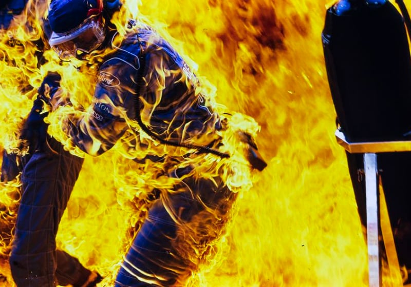 Vlammen in de Formule 1: de meest iconische foto's ooit geschoten