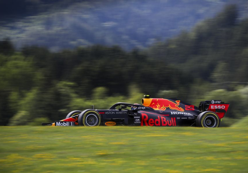 Horner over mogelijke straf Albon: "Denk niet dat iemand het opzettelijk heeft gedaan"