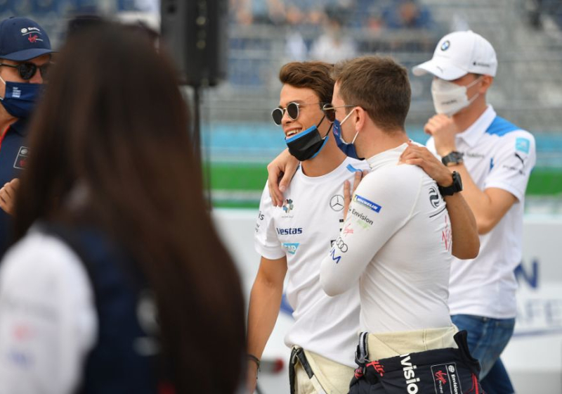 Nyck de Vries kroont zich tot wereldkampioen in de Formule E