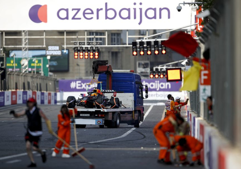 Marko snapt niets van plotselinge klapband Verstappen: "Hij reed niet eens op de limiet!"