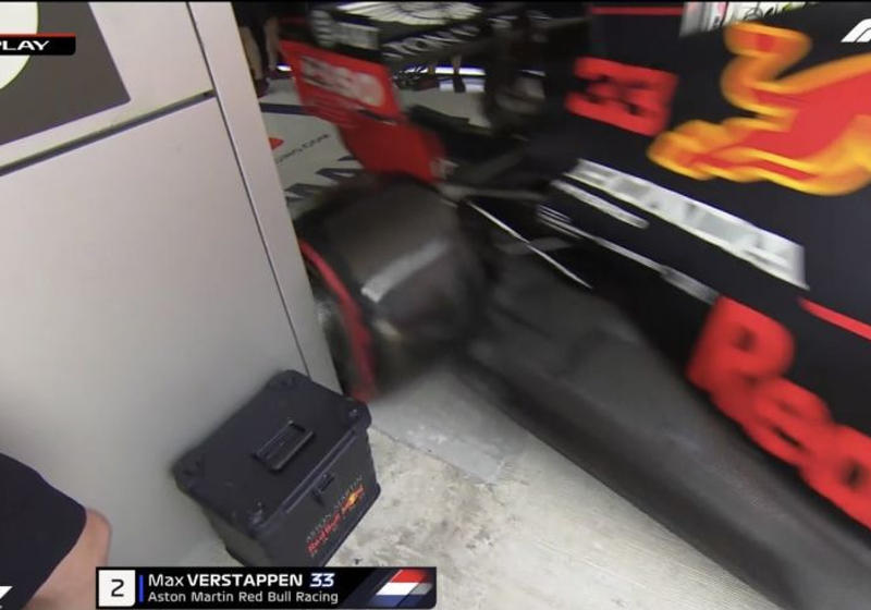 VIDEO: Verstappen zoekt óók in de garage de limieten op