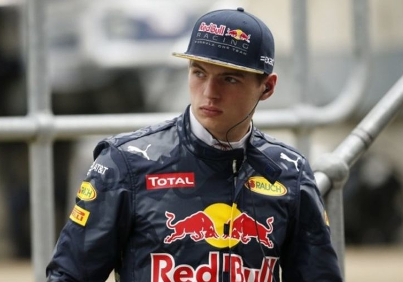 Marko over mogelijke transfer Verstappen: "Kan hem niet kwalijk nemen dat hij rondkijkt"