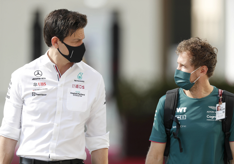 Wolff hint dat Vettel kandidaat is voor Mercedes-zitje: "Heeft de snelheid nog"
