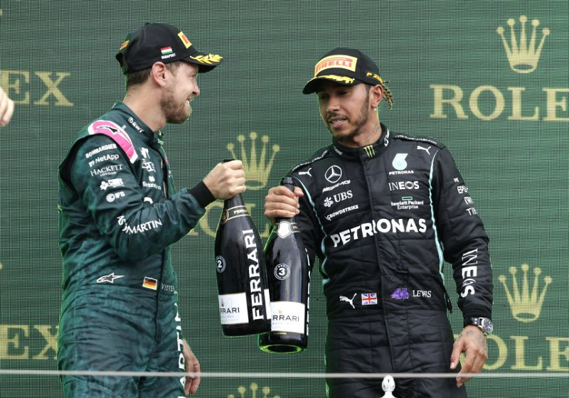 Hamilton betreurt afscheid Vettel: "Hij zorgde ervoor dat ik me niet eenzaam voelde"