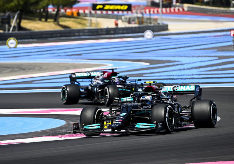 Hamilton zoekt naar verbetering na vrije trainingen: 'We bekijken alle opties'