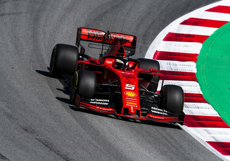 Vettel: 'Ferrari heeft gewaagde set-up voor de race'