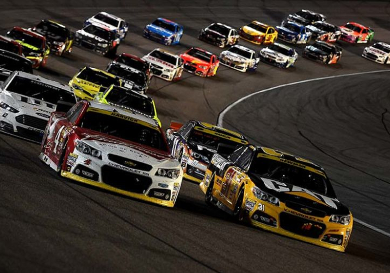 Joey Logano se lleva la pole para la final de la NASCAR Cup Series