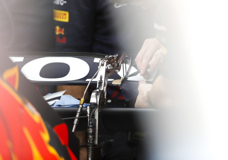 Should F1 experiment with DRS ban?