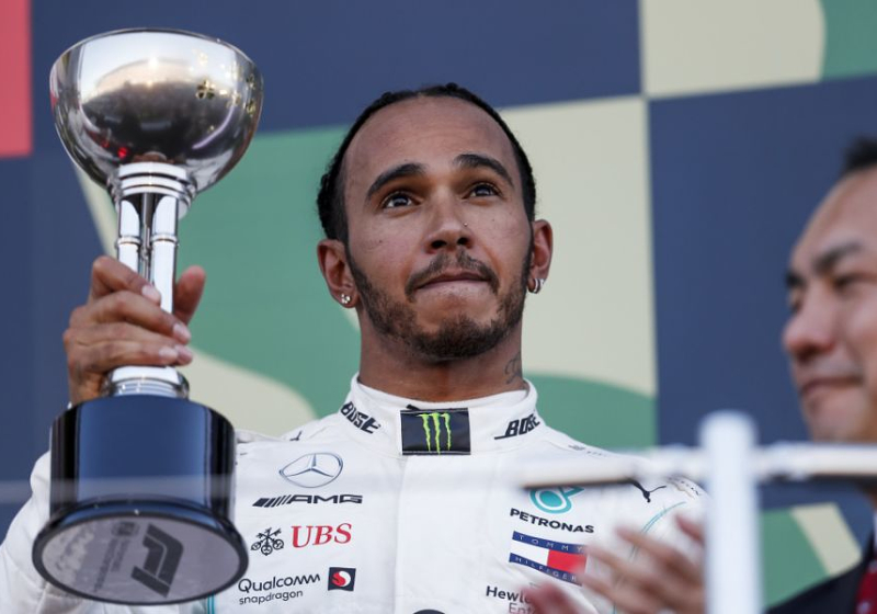 Hamilton zuur na GP Japan: "Het maakt allemaal niet meer uit"