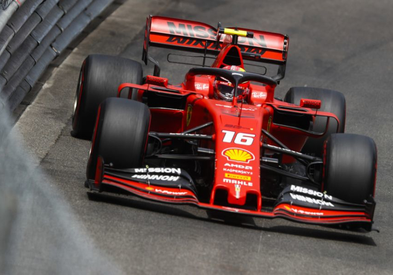 Leclerc gaat voor 'extreme' race: "Ook al loop ik risico om te crashen"