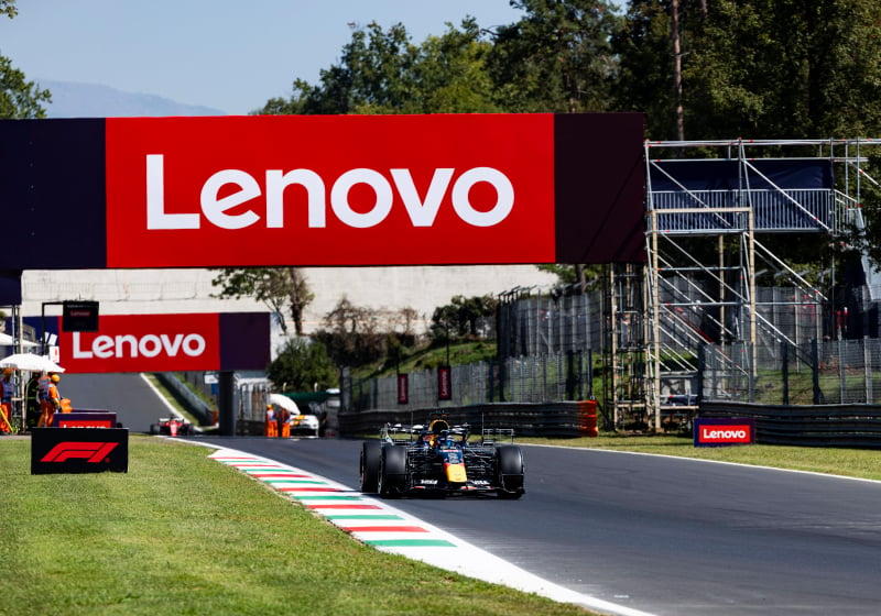 LIVE | Tweede vrije training GP Italië: Verstappen voor het eerst in actie