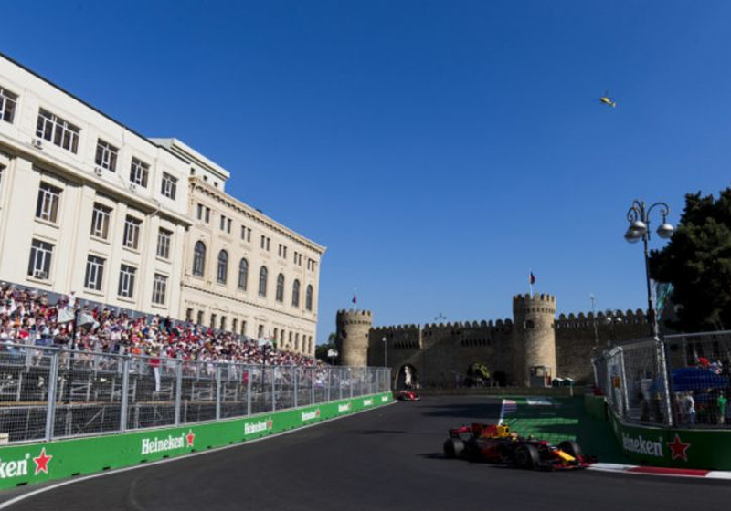 IN BEELD: Formule 1-teams arriveren in Azerbeidzjan