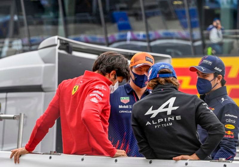 Alonso schaart zich achter Verstappen na beroep Mercedes: 'Incident hoort bij de vorige race'