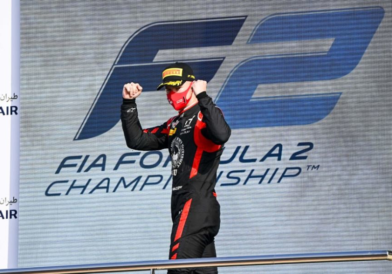 Mazepin slaat kritiek Formule 1-fans in de wind: "Ben het wel gewend"