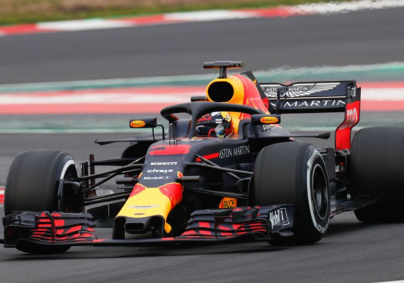 Ricciardo gunning for Hamilton & Vettel
