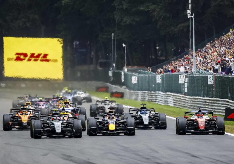 LIVE | GP België: Antonelli leidt, Verstappen pakt eerste pitstop en komt terug op P6