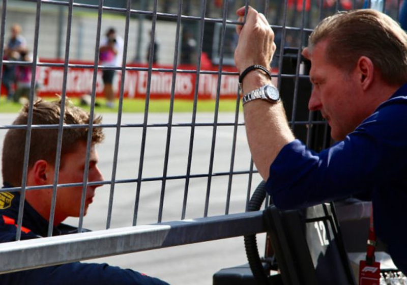 Jos Verstappen over mijlpaal Max: "Boeit ons niet, willen wereldkampioen worden"
