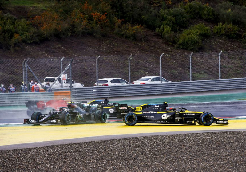 Ricciardo “sorry” after collision with Renault team-mate Ocon