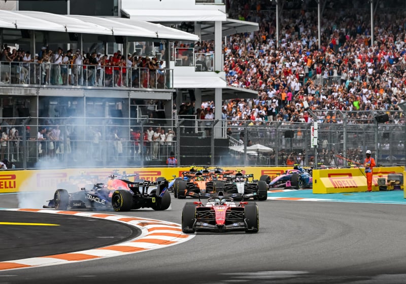Verstappen wijst naar fout Red Bull tijdens GP Miami: "Daarom helaas geen podiumplaats"