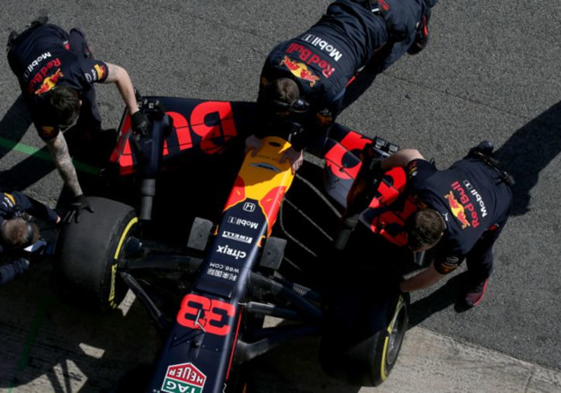 Red Bull niet bezorgd om afwijkende voorvleugel: "Bezorgd is wel extreem"