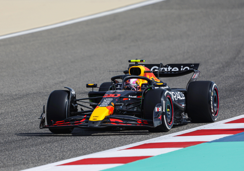 Liam Lawson spint: Red Bull de eerste auto in de grindbak in Bahrein