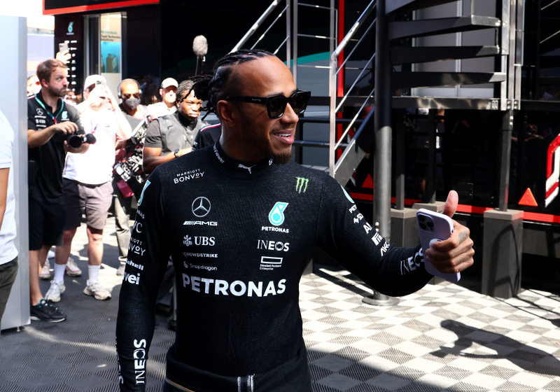 Atacan a Lewis Hamilton por sus quejas