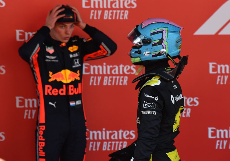 Ricciardo schopte gat in muur Verstappen: "Daarna bedankte hij mij voor de versiering"