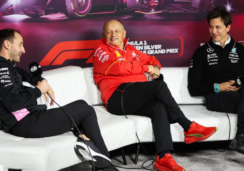 An image of Oliver Oakes, Fred Vasseur and Toto Wolff in a press conference