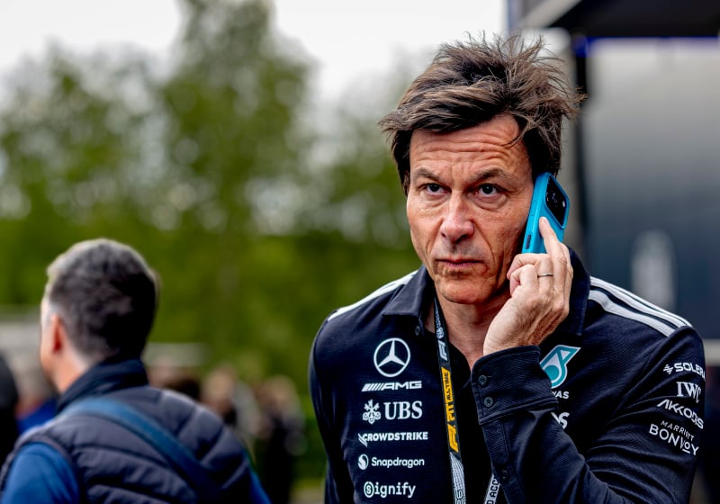 Wolff woedend op concurrentie: 'Schandalig gedrag van die Teletubbies op de pitmuur'